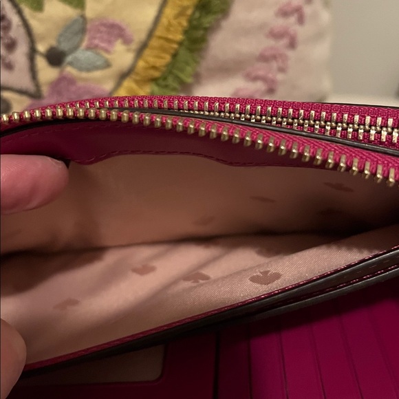 NWOT Kate Spade Staci Large Carryall Wristlet (Retail $239) - Picture 9 of 13